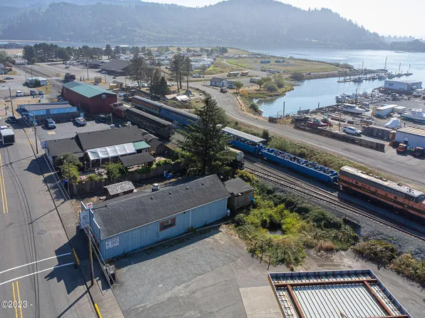 8360 Cedar St, Rockaway Beach, OR 97136