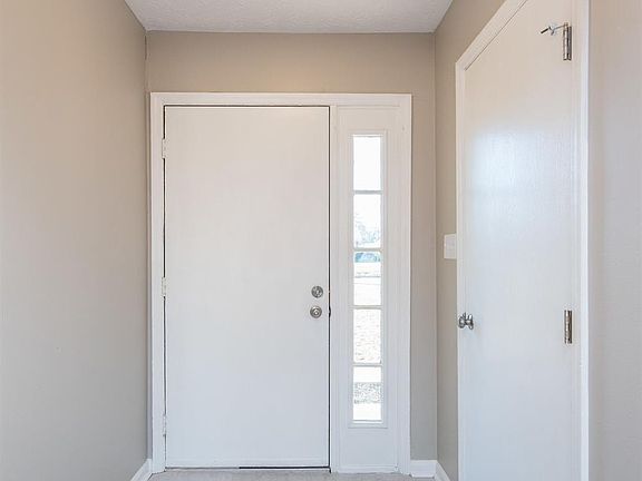 4th image of 215 Madison Hills Blvd
