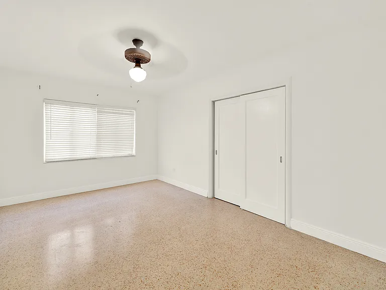 330 Madeira Ave #1 — Photo 4
