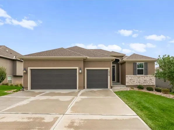 18909 Corbin St, Spring Hill, KS 66083