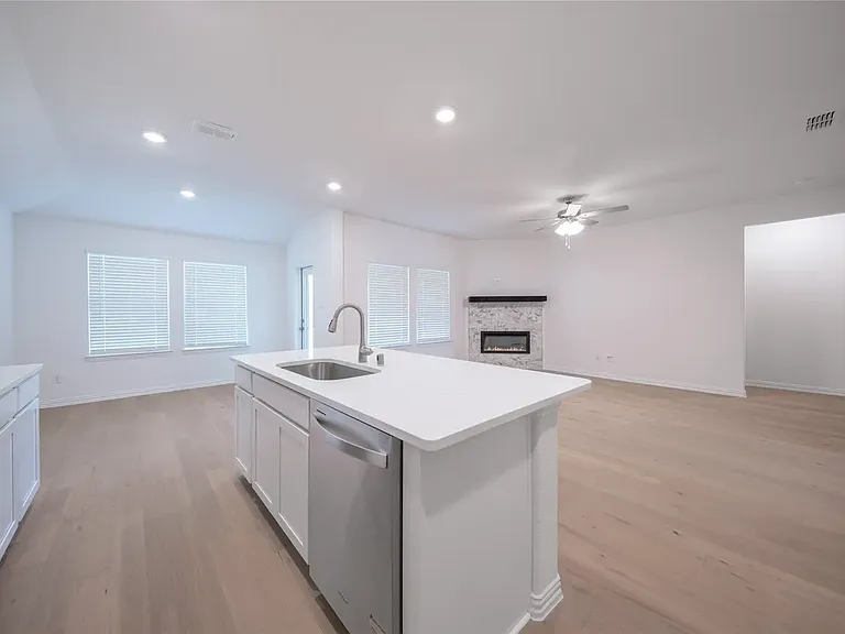 1708 Blackbird Ln — Photo 4
