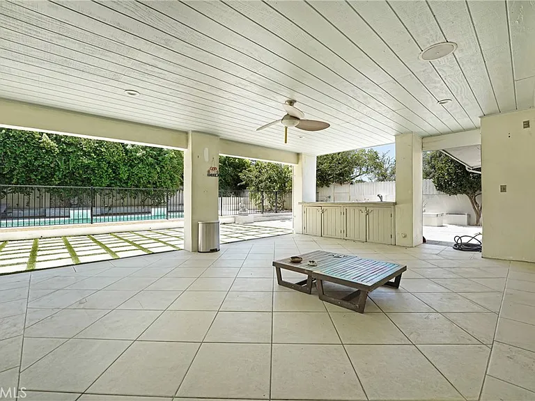 22450 Collins St — Photo 60