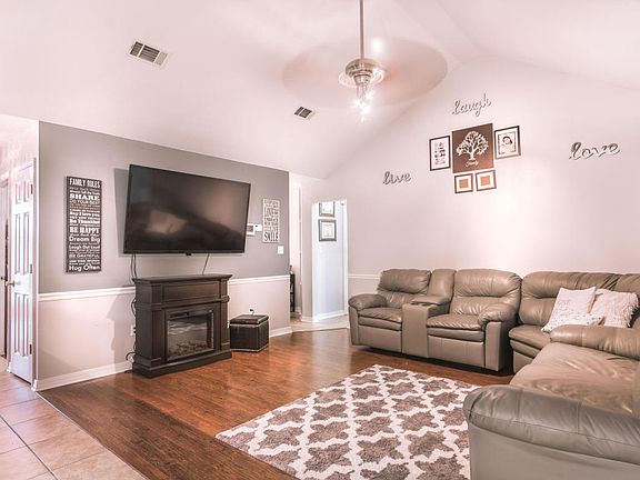 4th image of 7113 Bayou Landing Dr