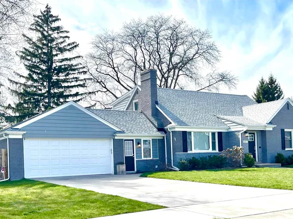 1011 Nottingham Rd, Grosse Pointe Park, MI 48230