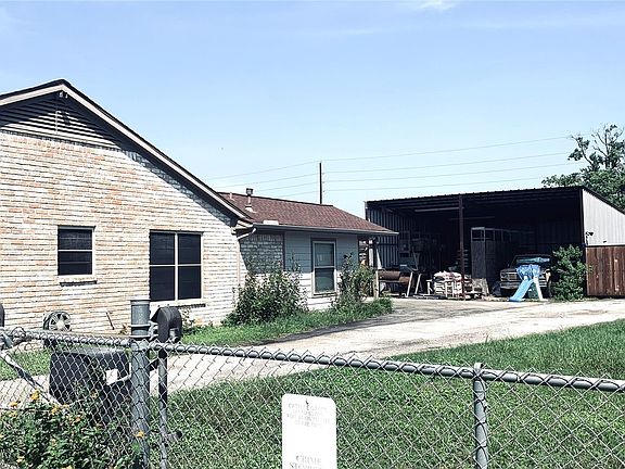 5th image of 2934 Washington Dr