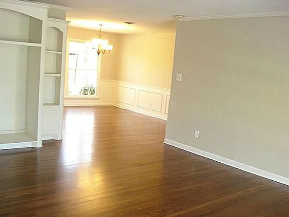 5th image of 5521 Waltham Ave