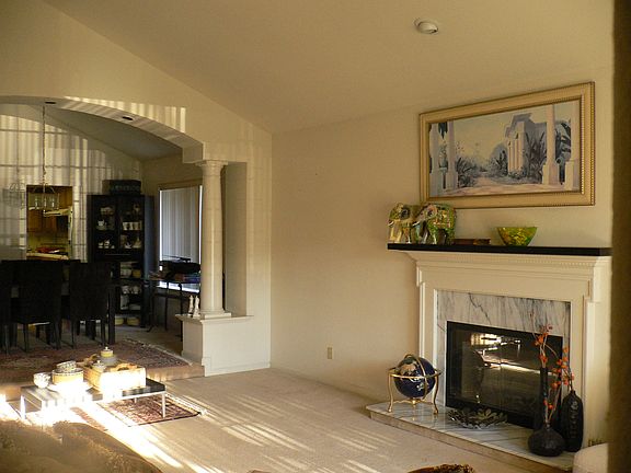 3rd image of 48 Sweet Water Ct