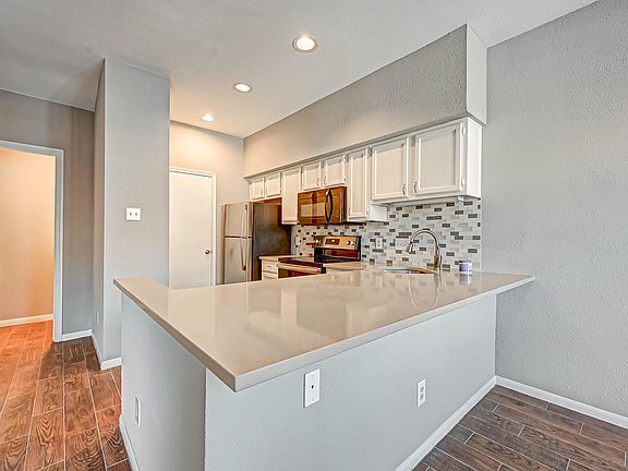 2nd image of 2121 El Paseo St APT 1303