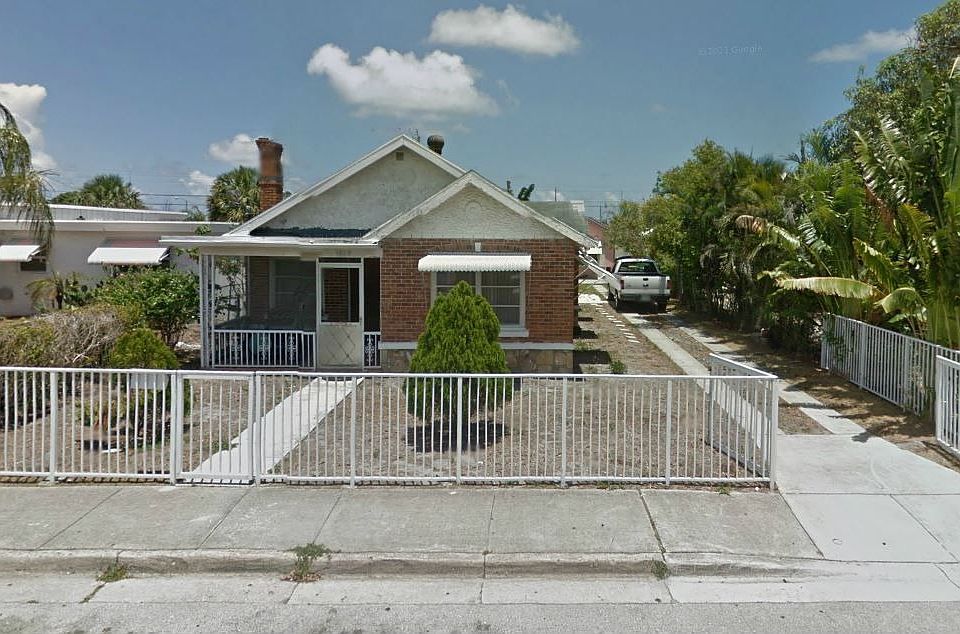 2nd image of 1020 N East St
