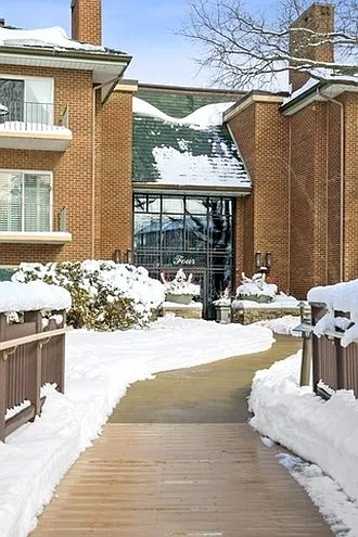 4 Oak Brook Club Dr APT F201 photo 1