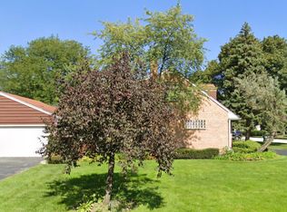 810 Huber Ln, Glenview, IL