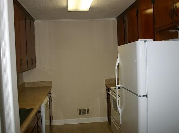 5th image of 3706 Lexington Dr