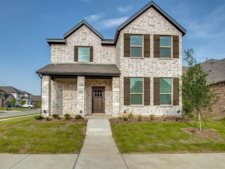 1700 Wayne Ln — Photo 1