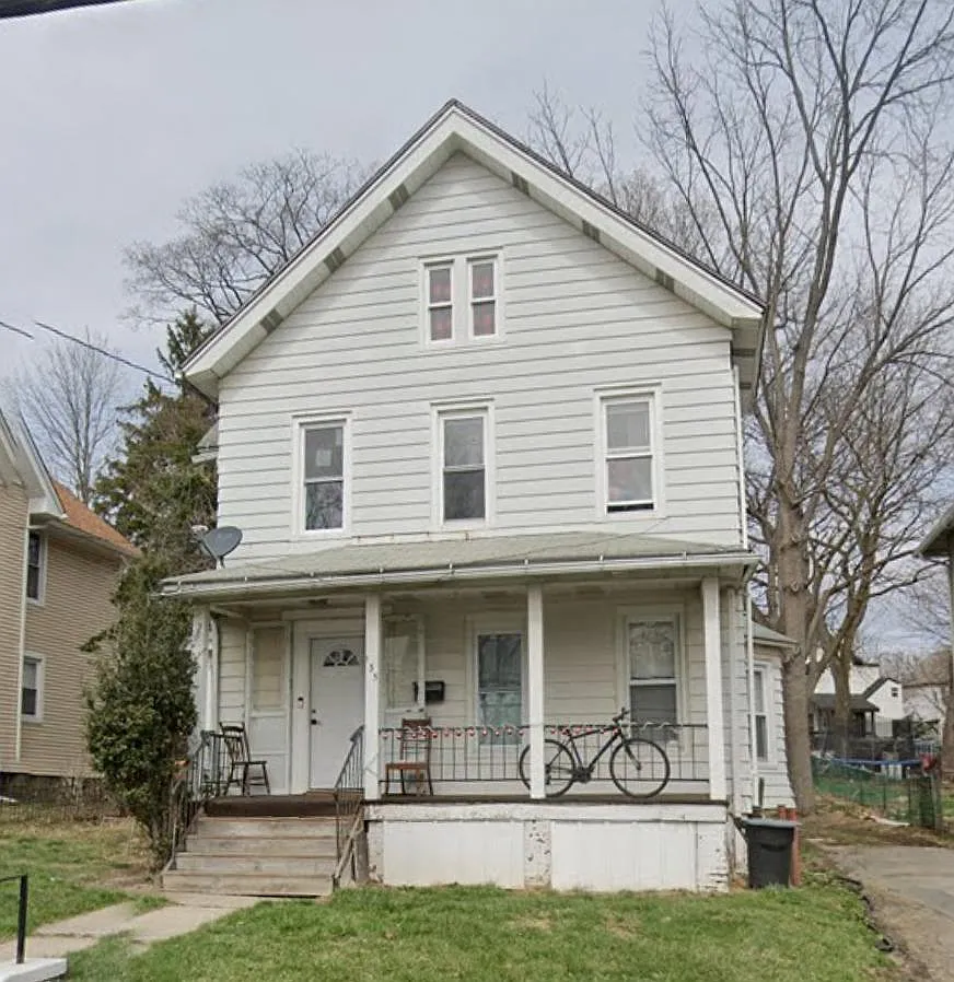 135 West Main St — Photo 1