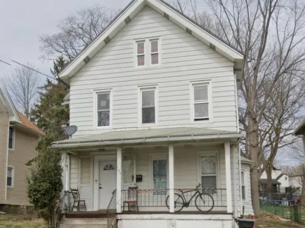135 W Main St, Middletown, NY 10940