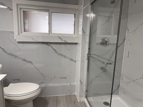 3rd image of 12870 104a Ave