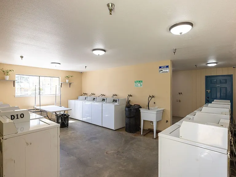The Gables Apartments — Photo 18