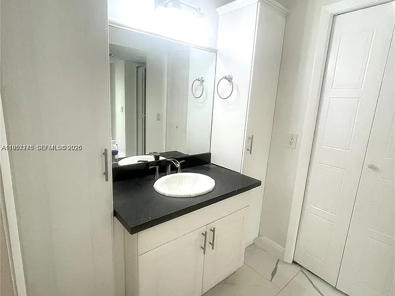 403 Lakeview Dr #106 — Photo 12