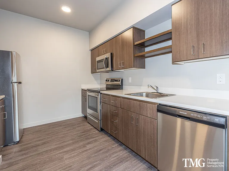 Market Village Apartments — Photo 13
