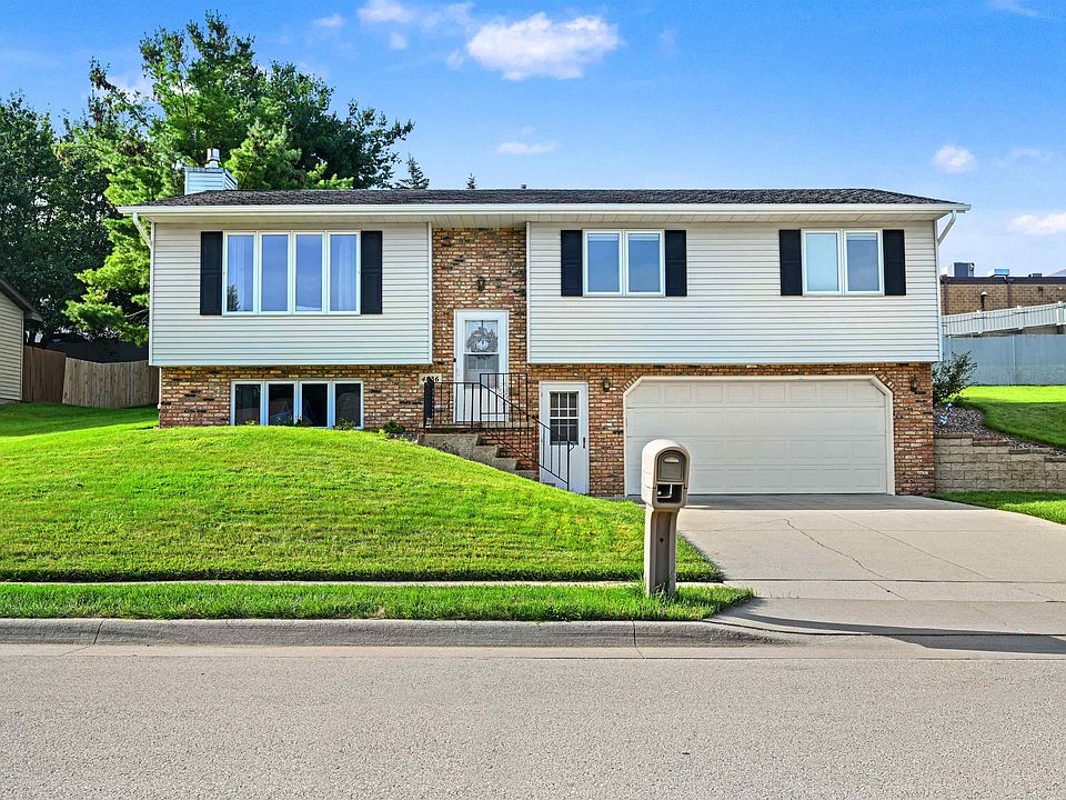 1st image of 4836 Embassy Ct