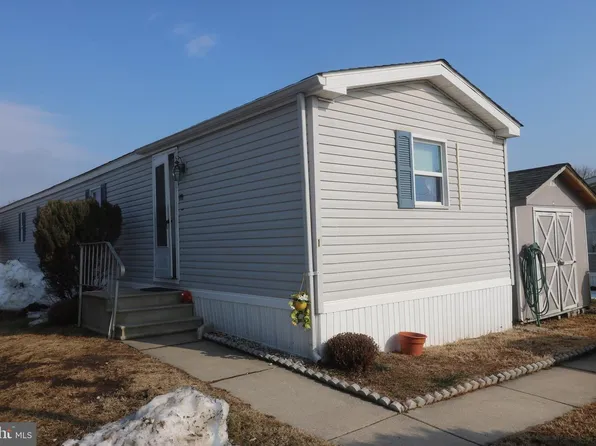 111 Sunflower Ln, Baltimore, MD 21220