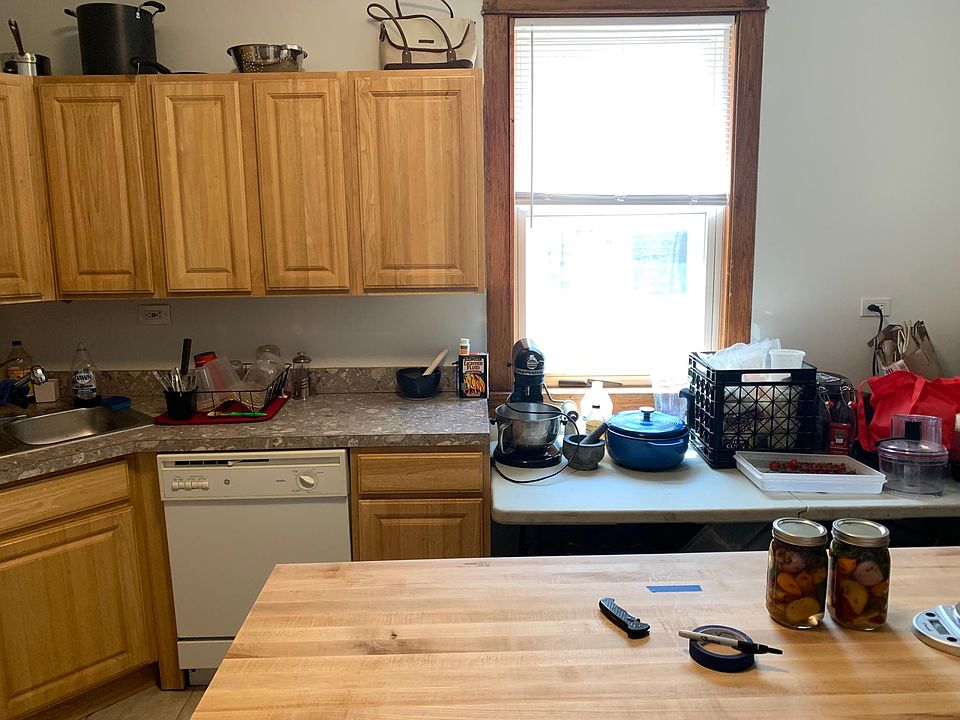 1st image of 2150 N Avers Ave #2
