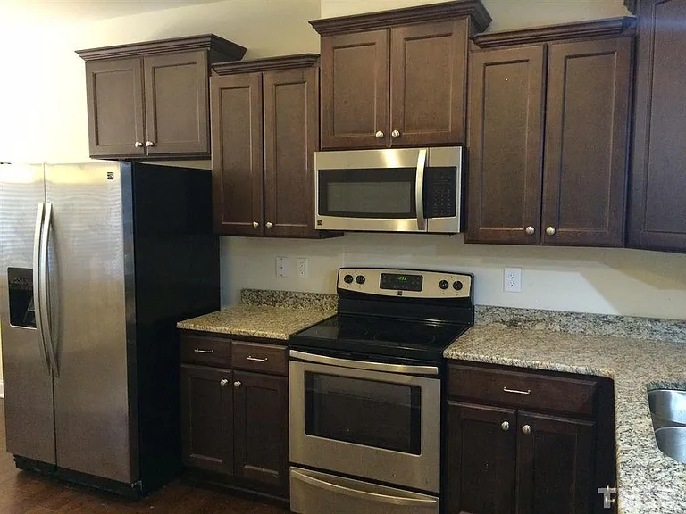 3933 Amelia Park Dr — Photo 10