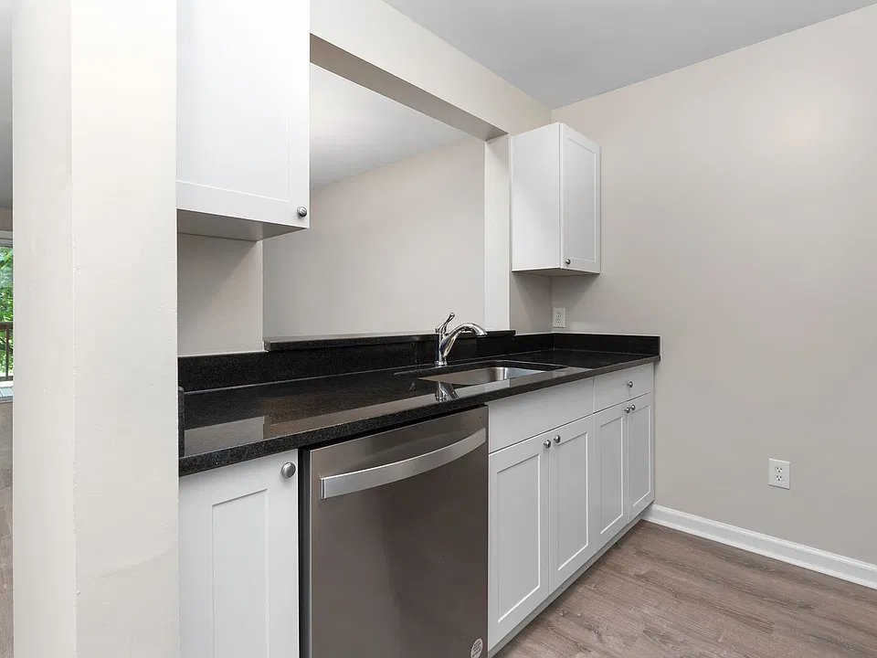 26 Grandview Manor Ct #202