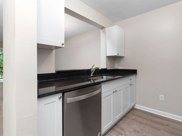 26 Grandview Manor Ct Suite 202