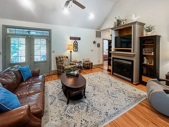 3rd image of 259 Westhaven Dr