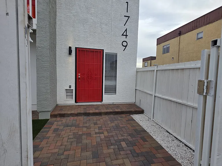 1749 E Pepper Cir #1 — Photo 74