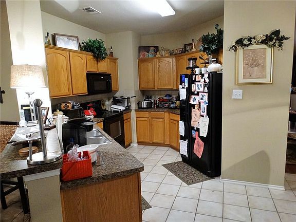 5th image of 824 Acacia Dr