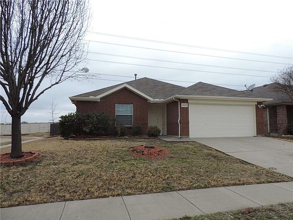 3rd image of 2823 Bluefield Ln