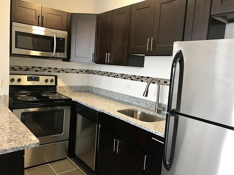 1st image of 3600 W Dickens Ave #3B