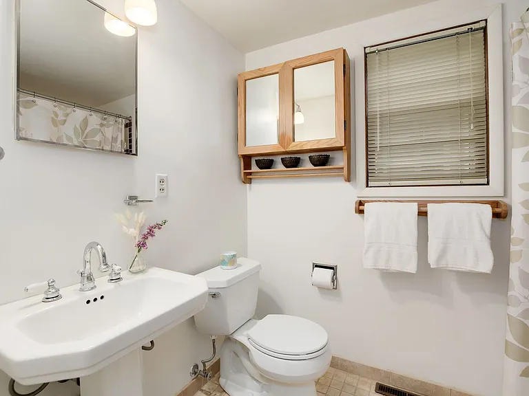 708 Grant Ave — Photo 21