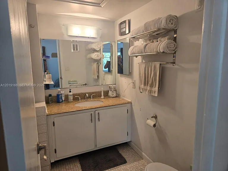 1950 N Andrews Ave #208D — Photo 7