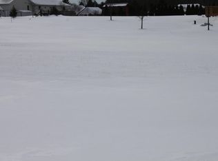 2355 Lockhorn Cir, West Bend, WI 53090