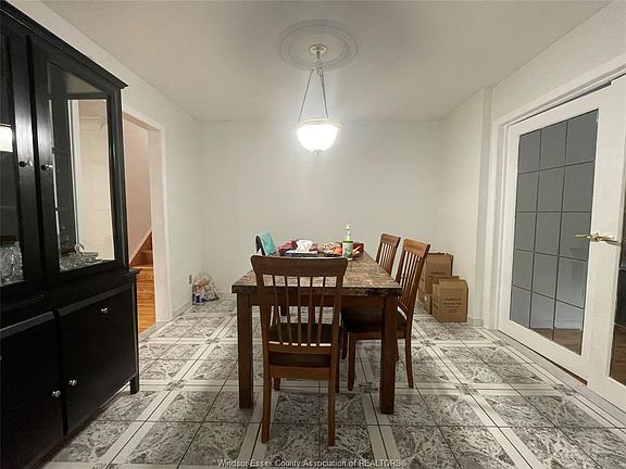 2nd image of 3818 Woodward Blvd