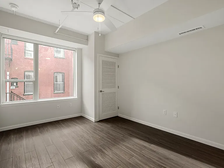 Gallery 118 — Photo 27