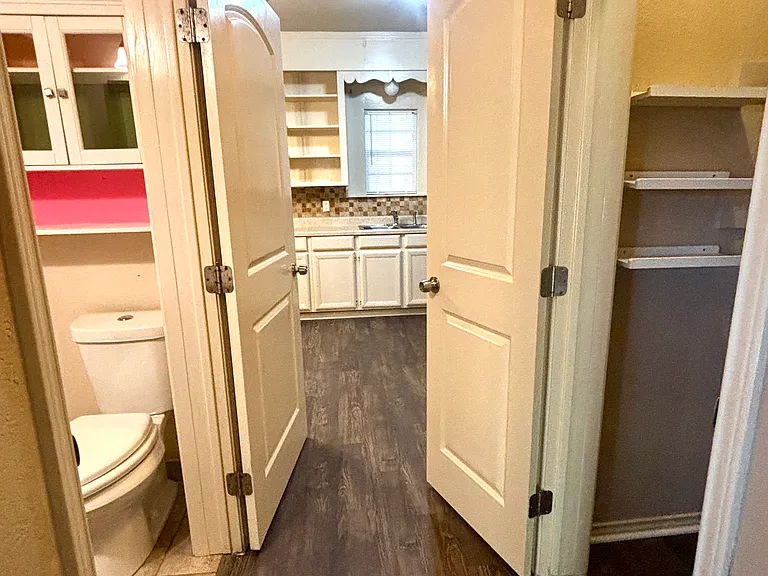 905 Isbell Rd — Photo 11