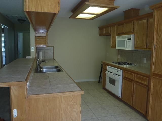 2nd image of 4013 N Cark St