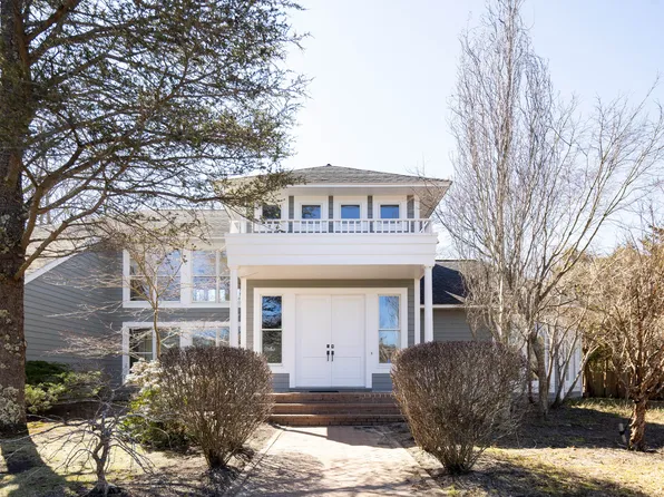 3 Plume Grass Way, Westhampton, NY 11977