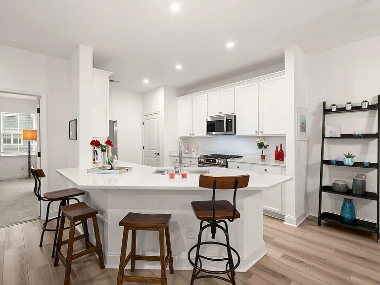 305 Flowering Peach Ct #203 — Photo 6