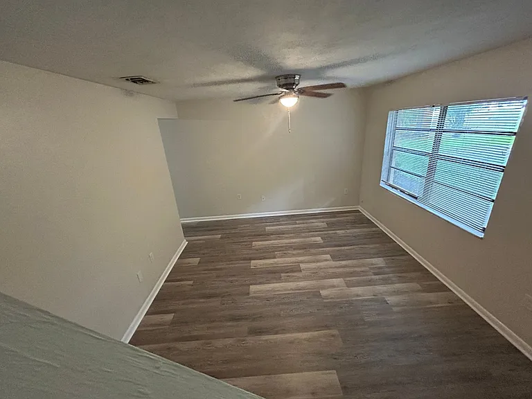 6818 SW 42nd Pl — Photo 3