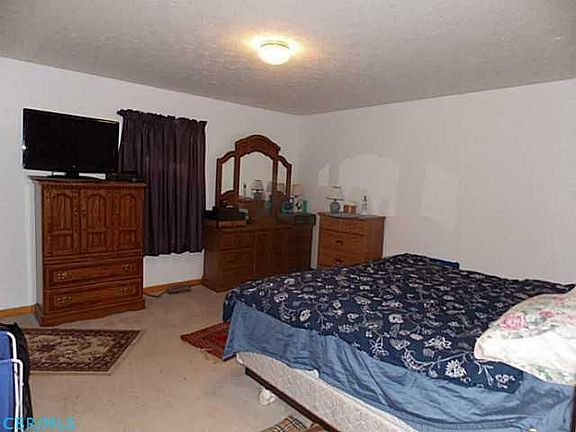 2nd image of 305 Enos Loomis St