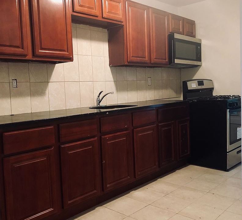 1st image of 405-407 S 12th St #2