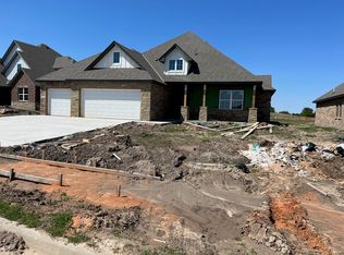 4936 Deerfield Ave, Enid, OK 73703