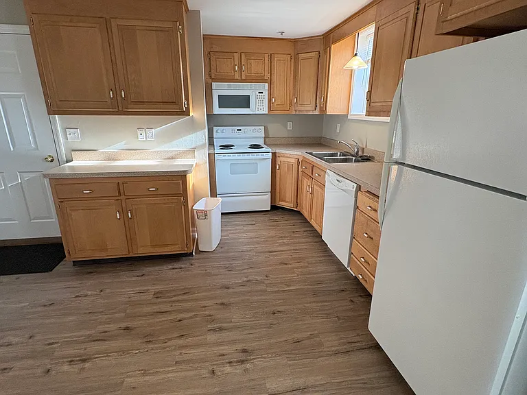 208 S Cherry St #4 — Photo 4