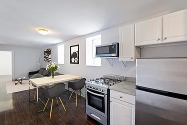 Rented by R New York