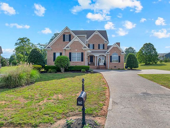 2nd image of 102 Waycross Dr